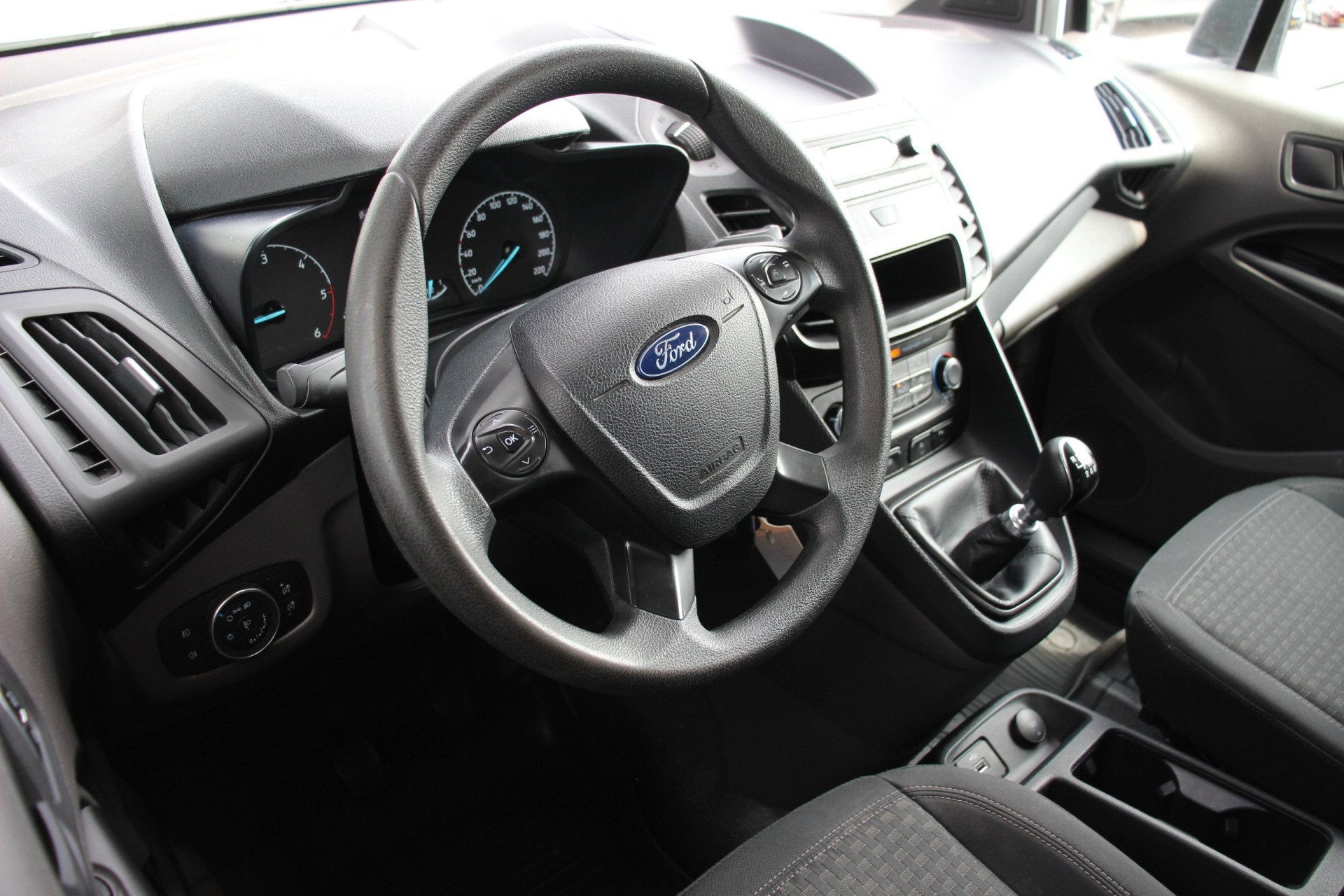 Ford Transit Connect 1.5 EcoBlue L2 Trend | Stoelverwarming, Voorwielaandrijving, 1350 kg, Gebruikt, 4 cilinders