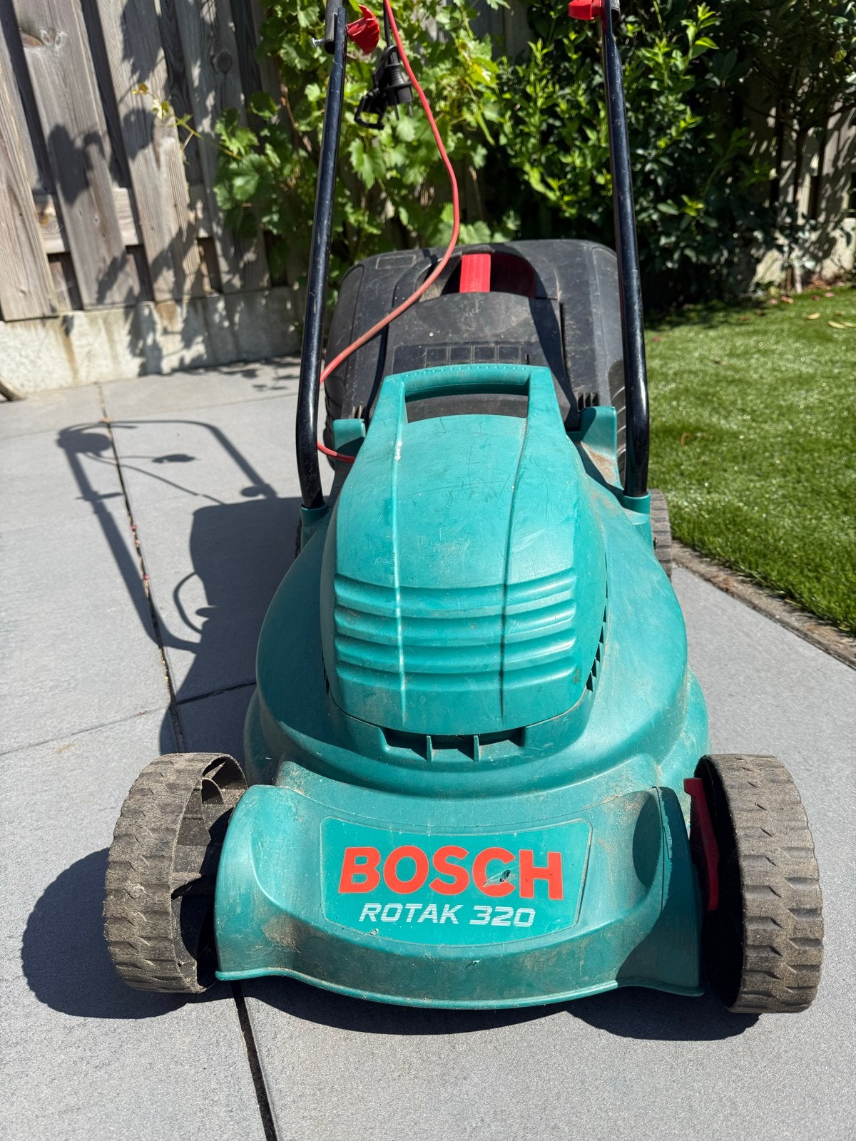 Bosch Rotak 320 elektrische grasmaaier, Cirkelmaaier, Gebruikt, Elektrische grasmaaier, Ophalen of Verzenden
