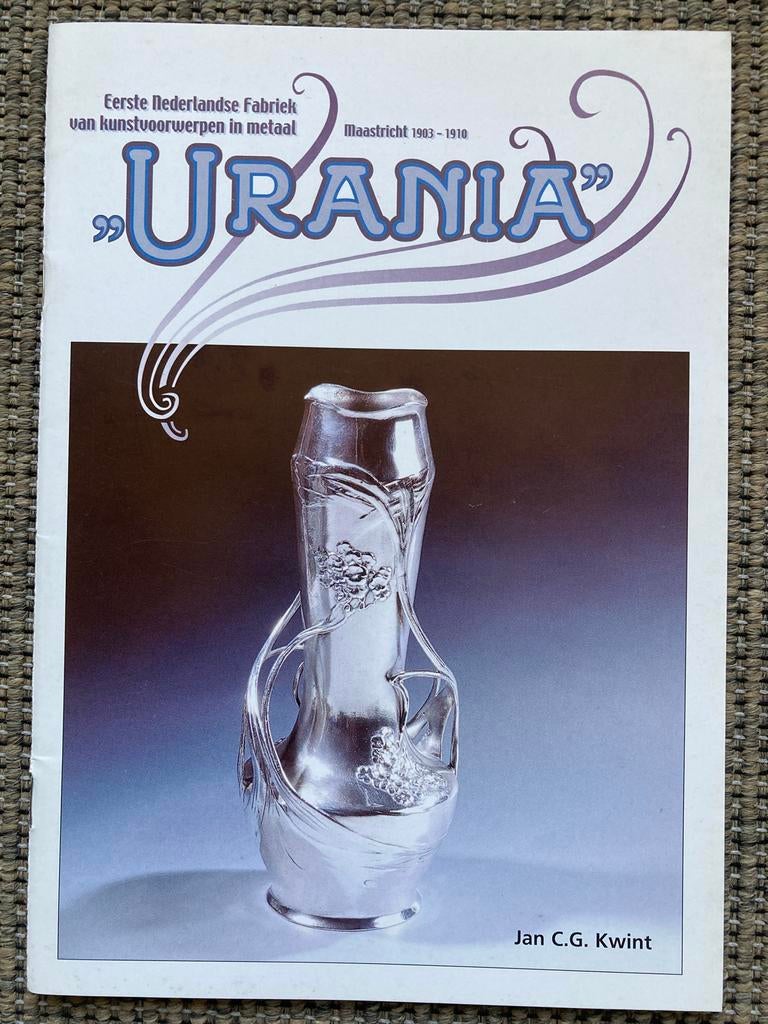Boekje Urania: Eerste Nederlandse Fabriek kunstvoorwerpen me, Boeken, Ophalen of Verzenden, Gelezen, Catalogus