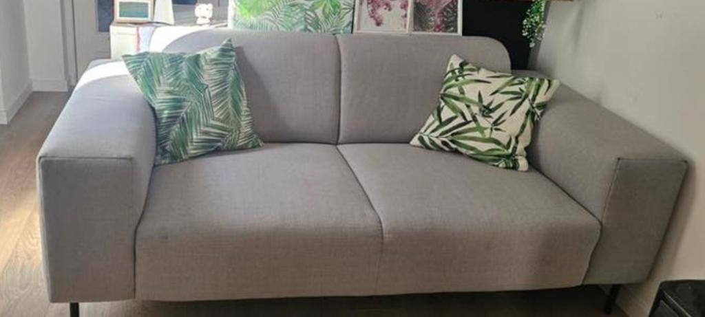 Supermooie, comfortabele grijze tweepersoonsbank, Ophalen, Gebruikt, 150 tot 200 cm, Tweepersoons