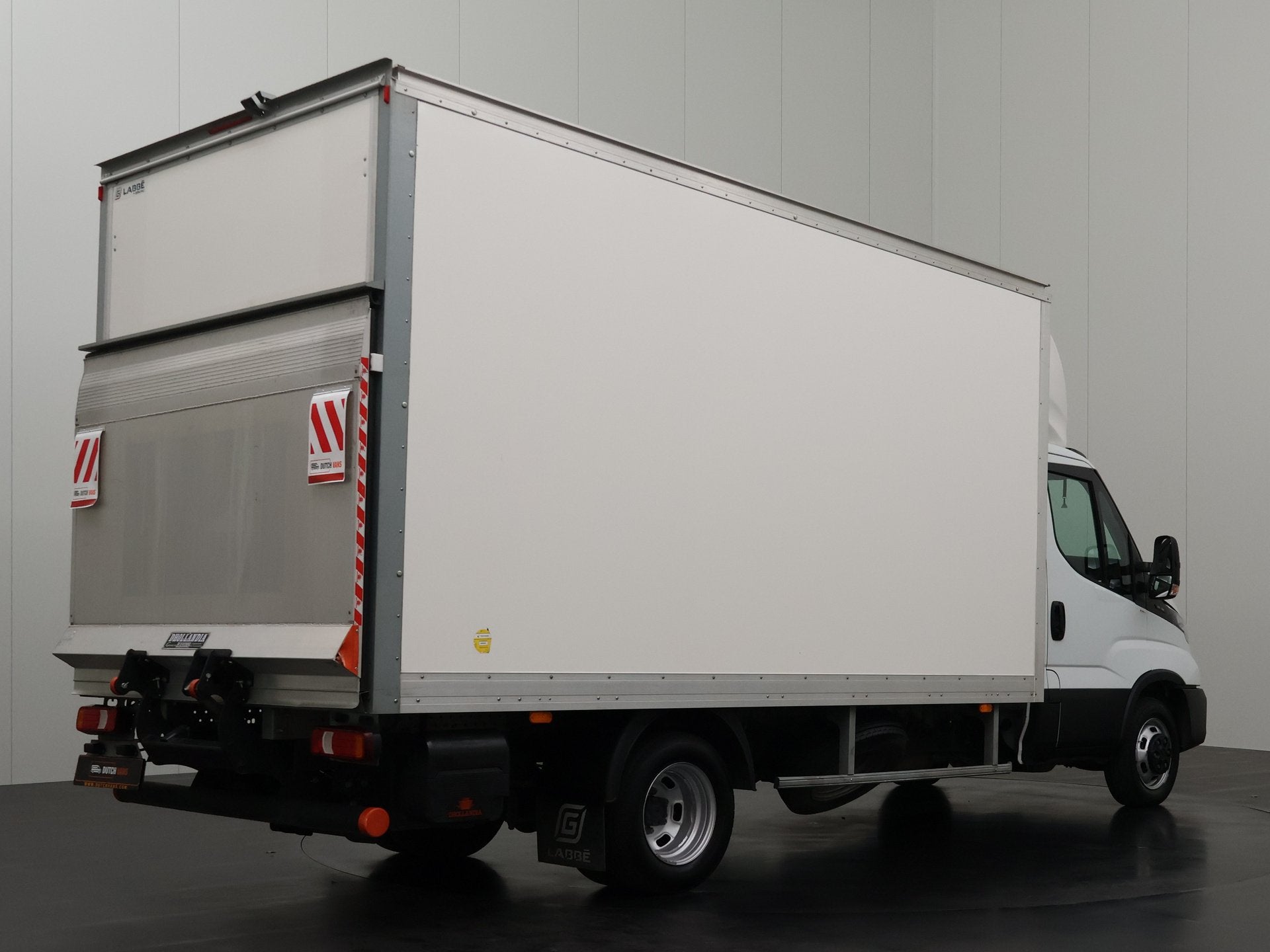 Iveco Daily 35C16 3.0L Bakwagen+Laadklep ( 2025 ) Fabrieksga, Gebruikt, Euro 6, 156 pk, Iveco