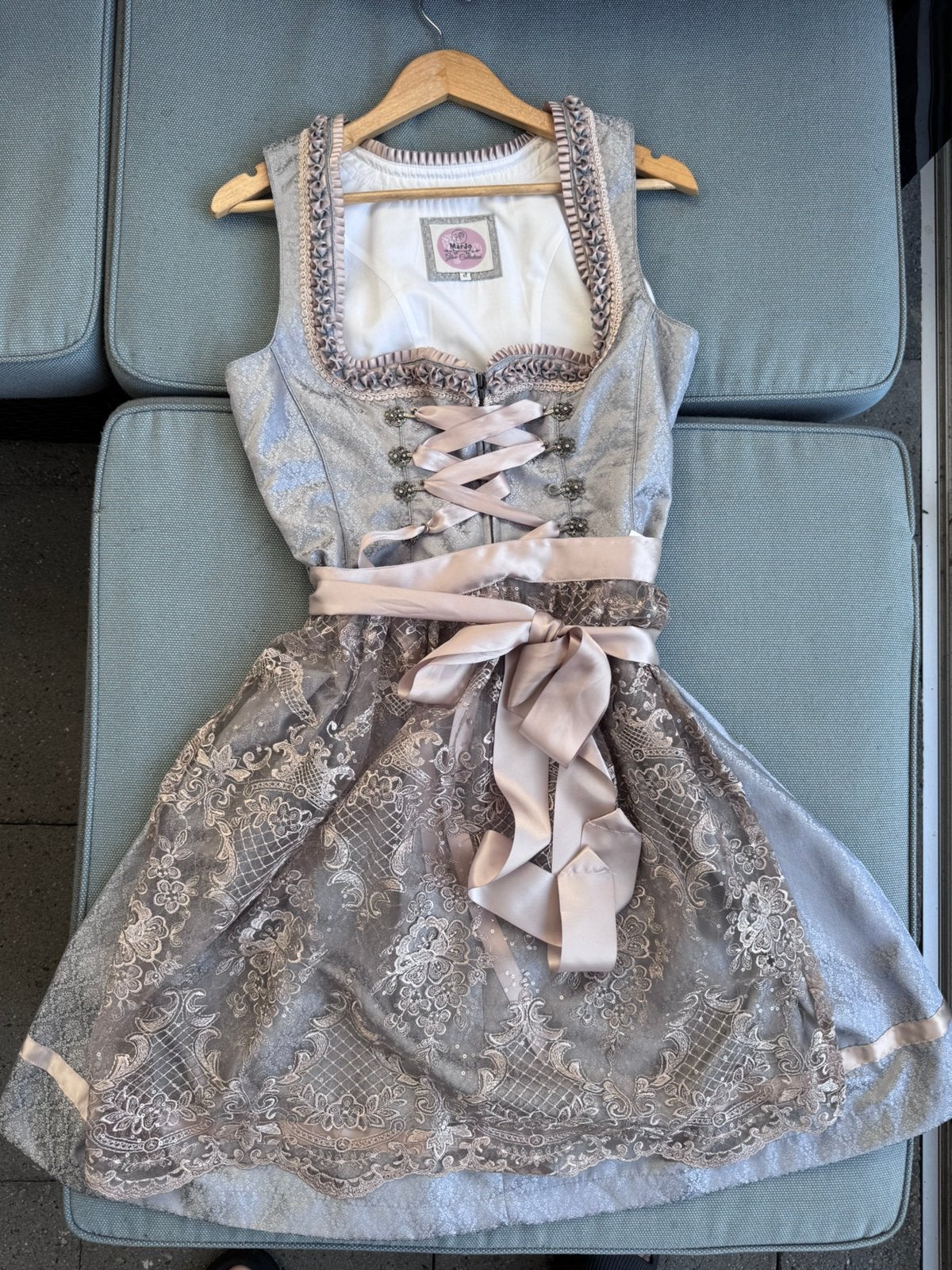 Dirndl MarJo Trachten maat 42, Maat 42/44 (L), Ophalen of Verzenden, Kleding, Overige thema's