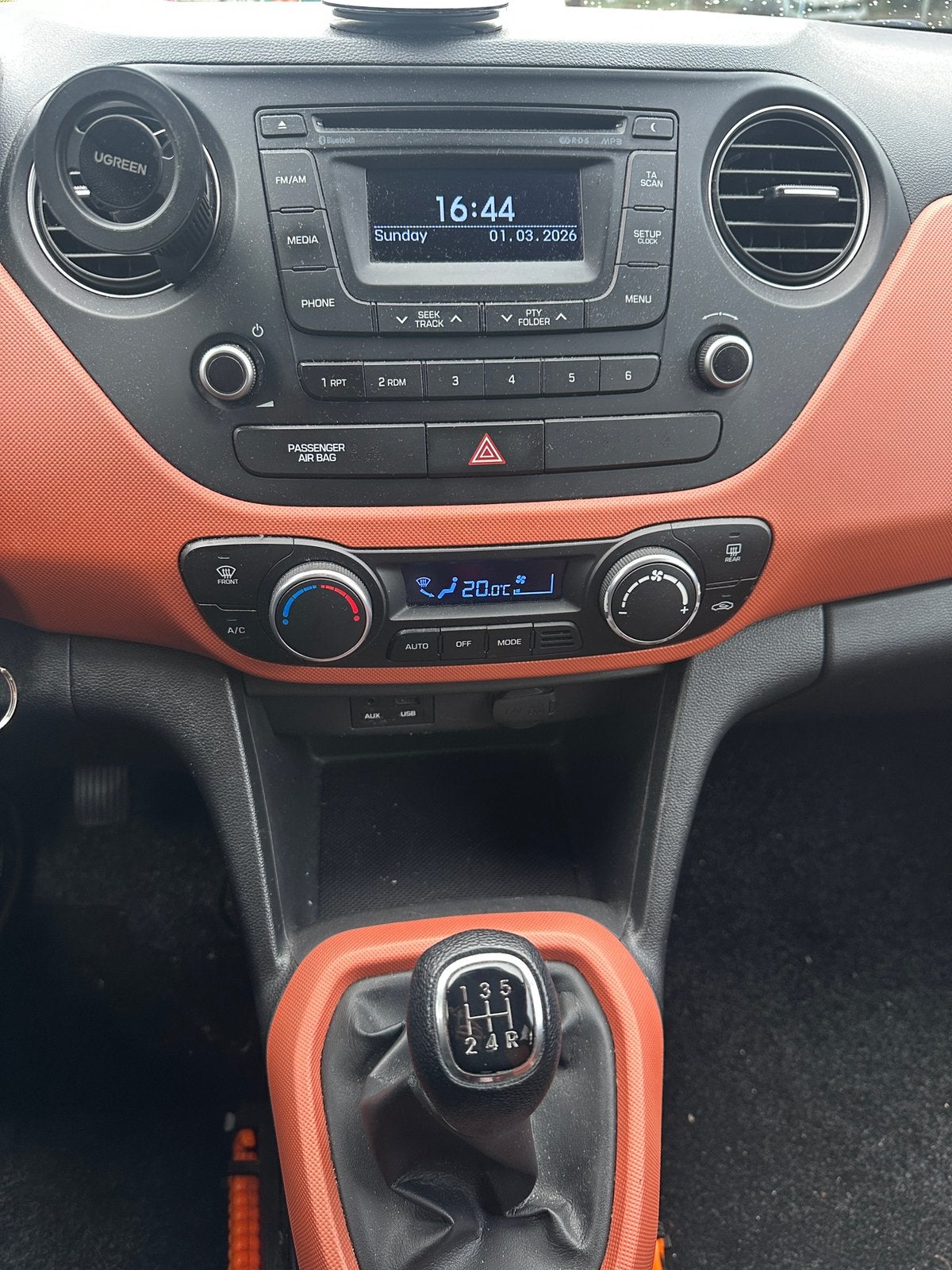 Foto 14 van Hyundai i10 1.0 5DR 2013 Zwart | Airco | Goed onderhouden |