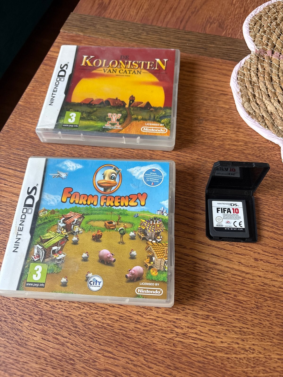 Nintendo DS Spellen: Kolonisten, Farm Frenzy & FIFA 10, Gebruikt, 1 speler, Ophalen of Verzenden, Vanaf 3 jaar