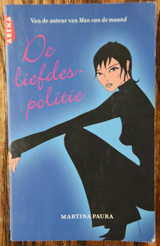 De liefdespolitie martina paura jeugd tiener boek ARENA, Ophalen of Verzenden, Zo goed als nieuw, Nederland