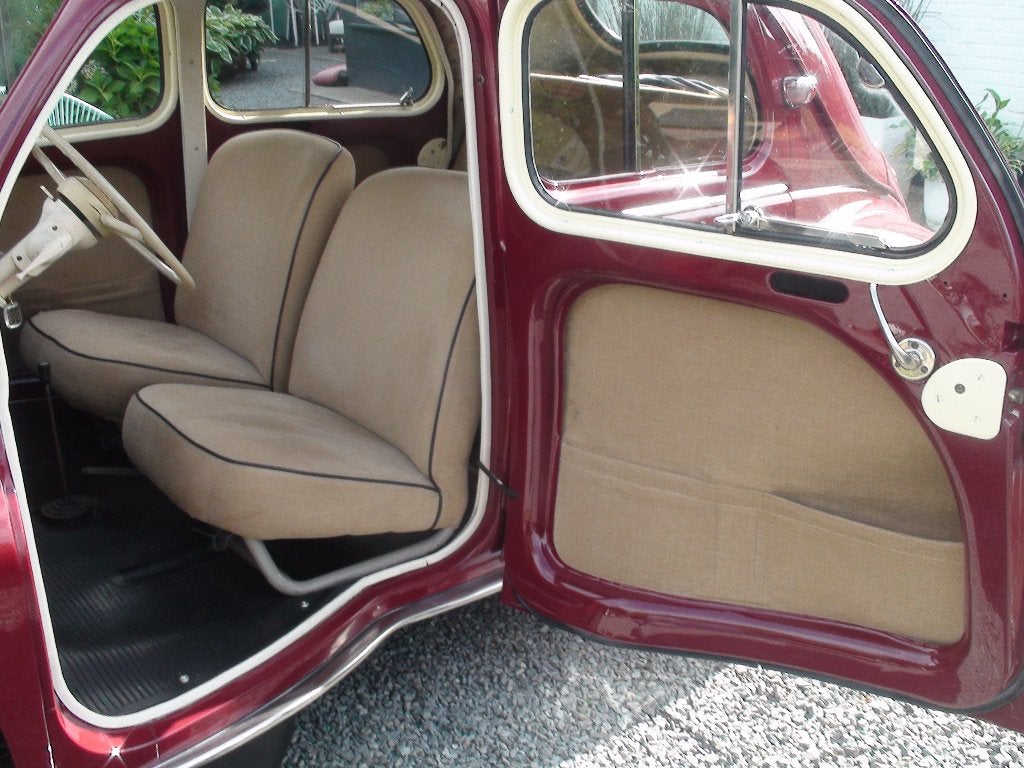 OLDTIMER RENAULT 4CV 1951, foto 4