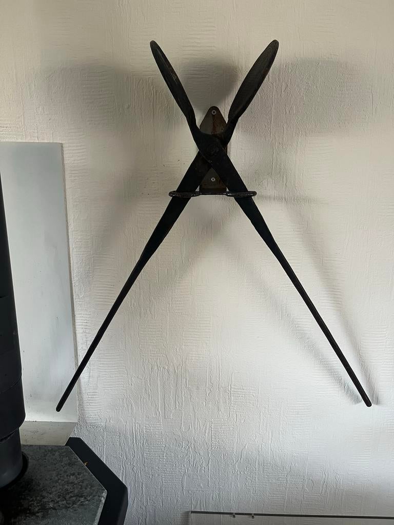 Antiek Kniepertjesijzer uit 1857 met Ophangbeugel, Ophalen