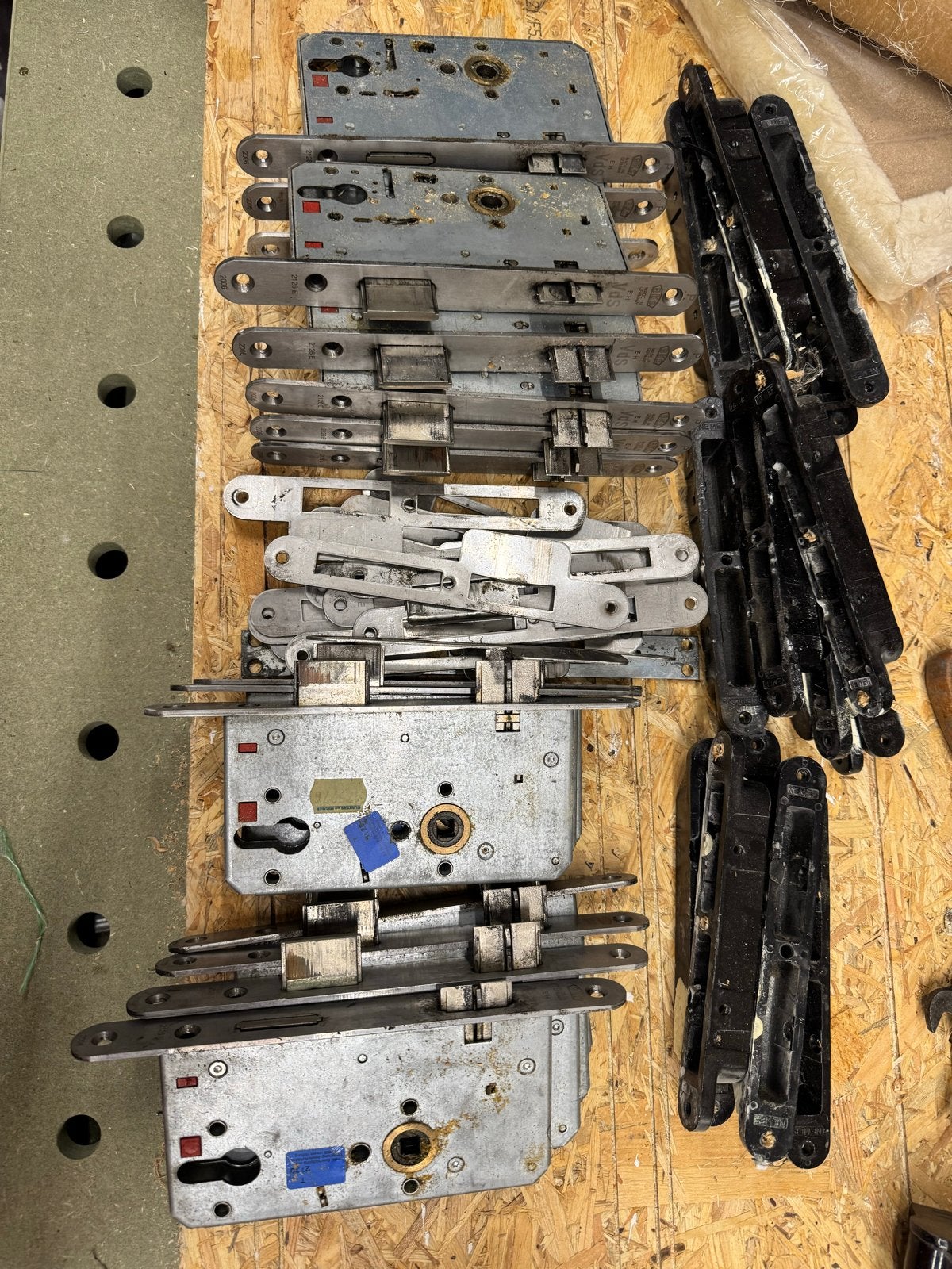 15x BKS anti-paniek sloten incl. sluitplaten en kommen, Ophalen of Verzenden, Gebruikt, IJzer, Slot