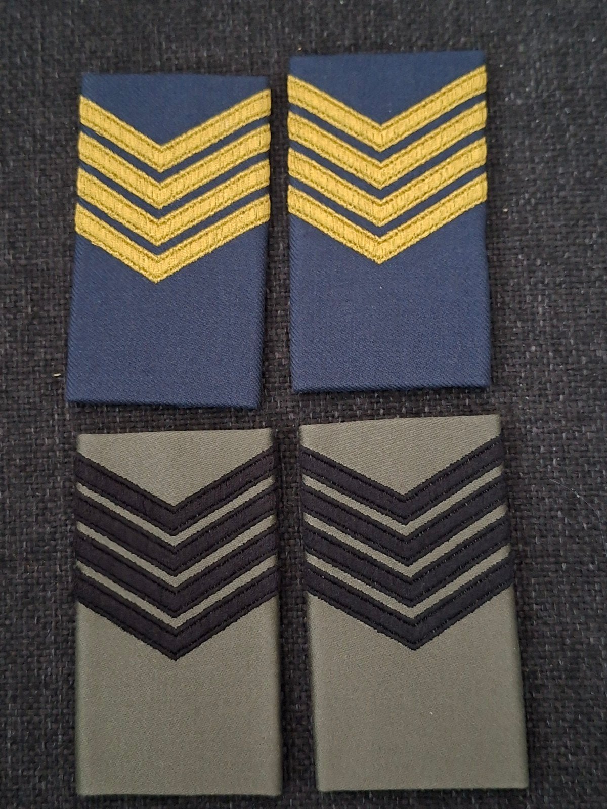 Militaire rangonderscheidingen (4 stuks), Verzamelen, Militaria | Algemeen, Ophalen of Verzenden, Overige soorten, Overige gebieden
