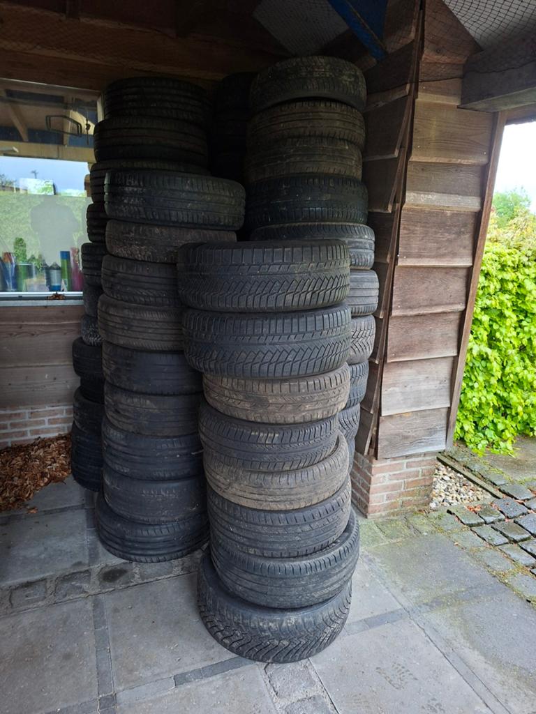 Oude banden gratis export, Ophalen