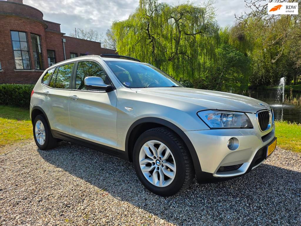 BMW X3 XDrive20i XENON/automaat/PANORAMA, Auto's, BMW, Gebruikt, Zwart, 4 cilinders, 2000 kg