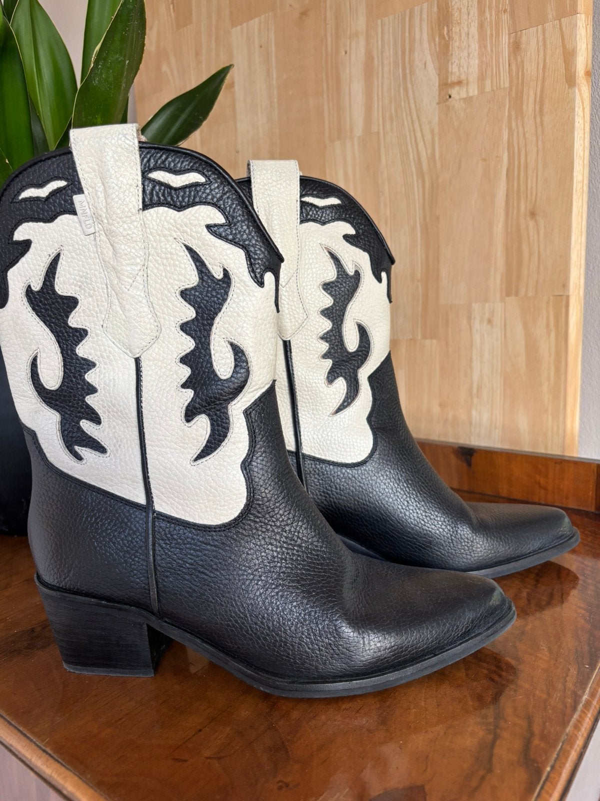 Leren Cowboylaarzen zwart/ecru mt 39 in zeer goede staat!, Ophalen, Hoge laarzen, Zwart, Zo goed als nieuw