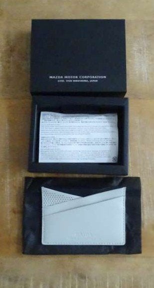 NIEUW Kaarthouder Mazda echt leer Pure White card case, Sieraden, Tassen en Uiterlijk, Overige merken, Verzenden, Wit, Nieuw