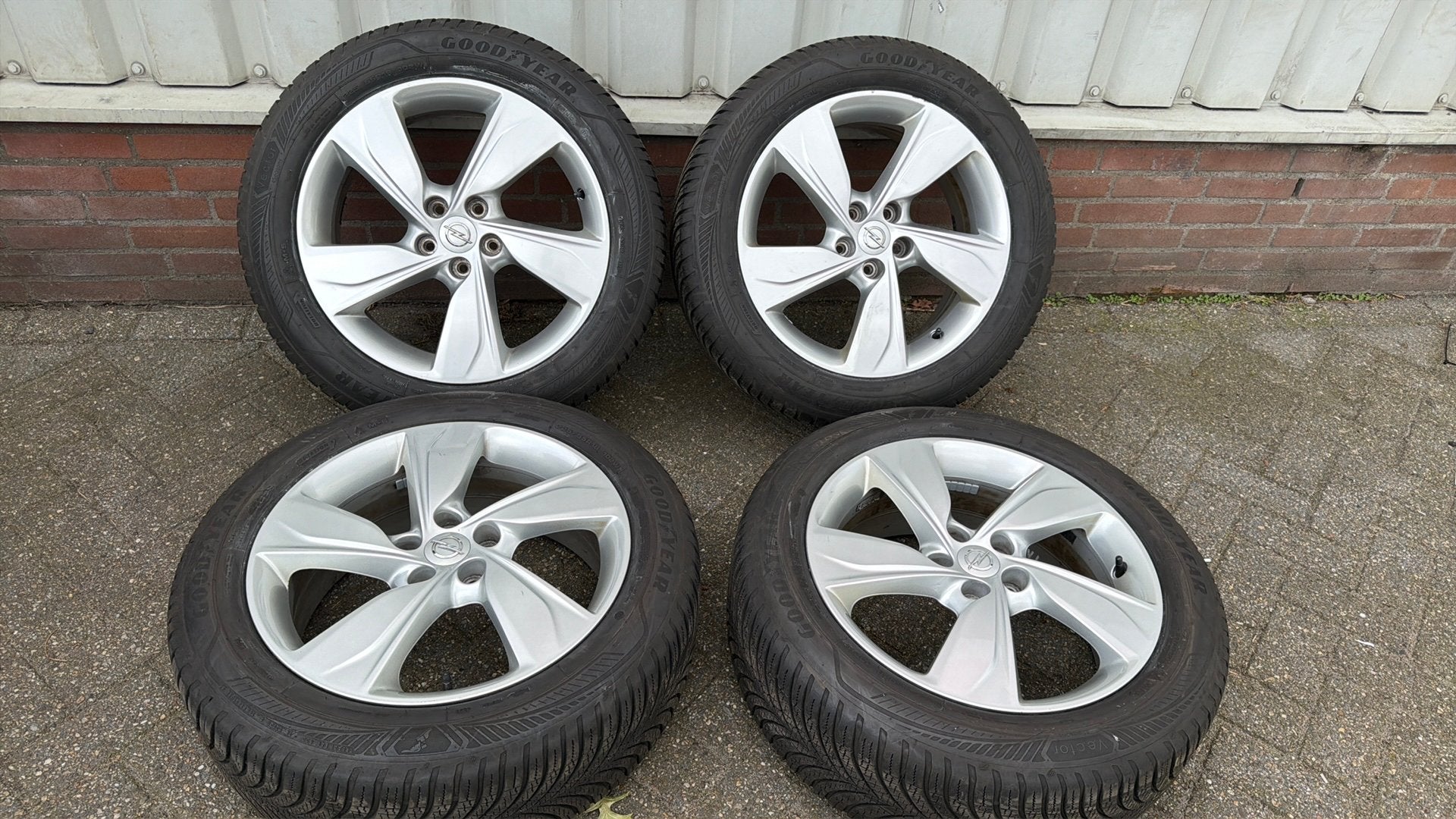 Opel grandland x all seizoen origele set 225/55-18 goodyear, Auto-onderdelen, Ophalen, 18 inch, Gebruikt, Banden en Velgen