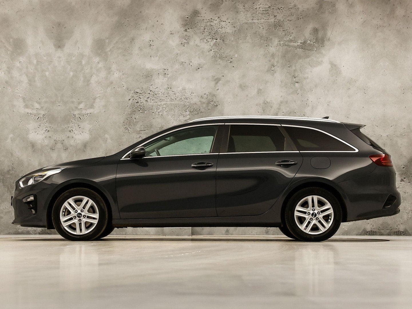 Kia Ceed 1.5 T-GDi DynamicPlusLine 160Pk Automaat (APPLE CAR, 12 maanden, Gebruikt, 4 cilinders, 160 pk