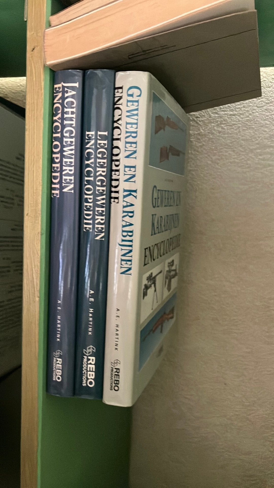 Boeken over geweren, Ophalen, Landmacht, Nederland, Boek of Tijdschrift