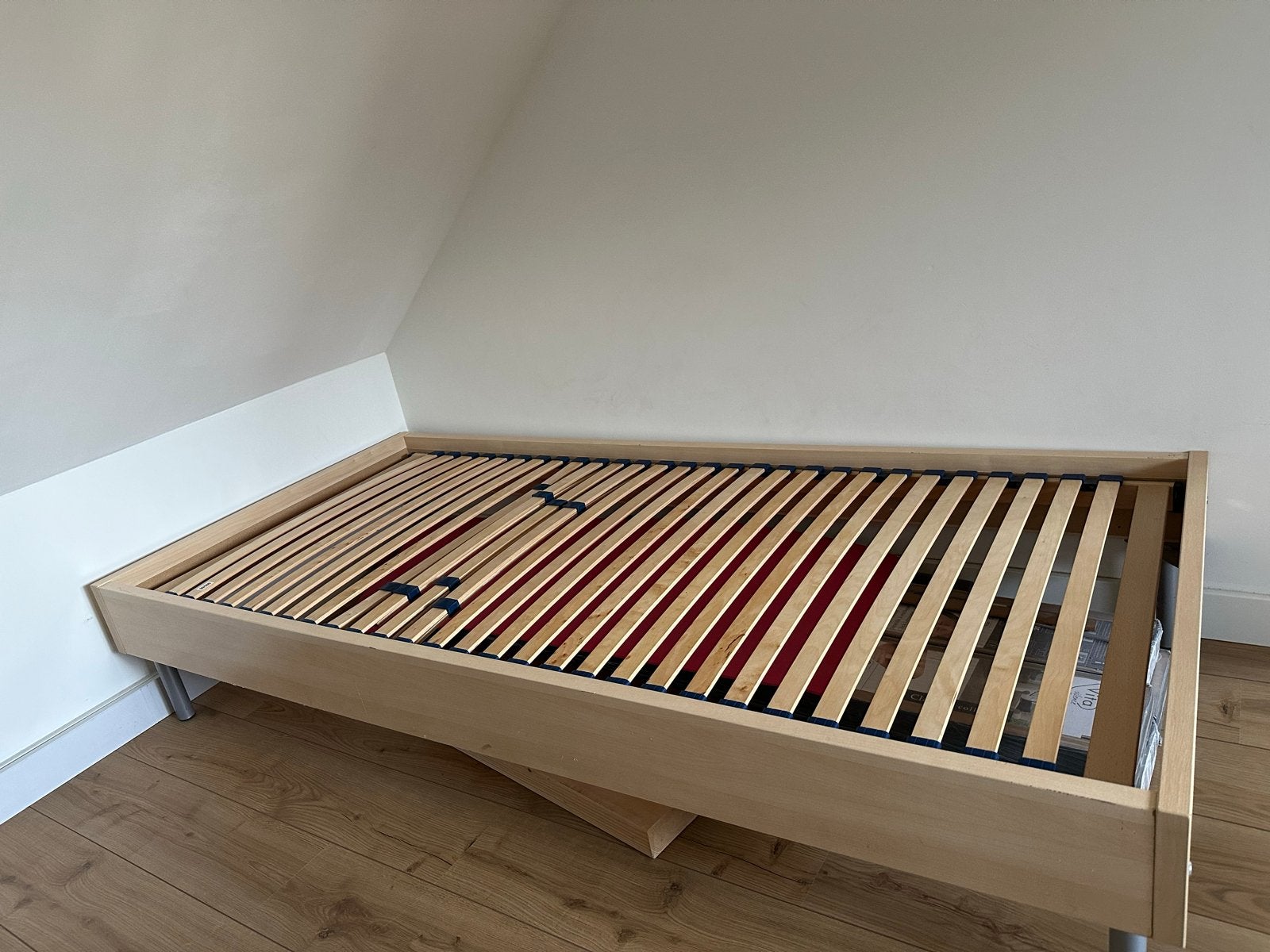 Eenpersoonsbed 200x90cm met lattenbodem, Ophalen, Gebruikt, 90 cm, 200 cm