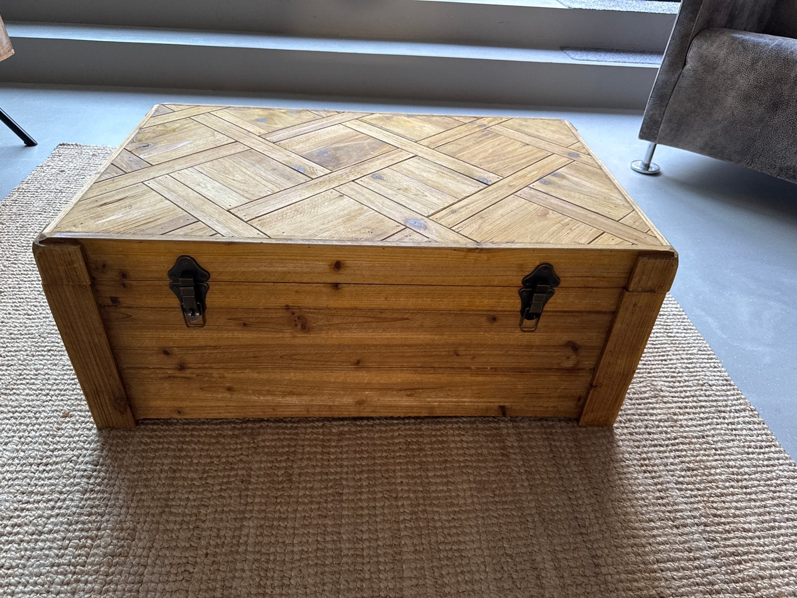 Dutchbone Lon Trunk - kist/salontafel met opbergruimte, Ophalen, Gebruikt, 50 tot 100 cm, Grenenhout