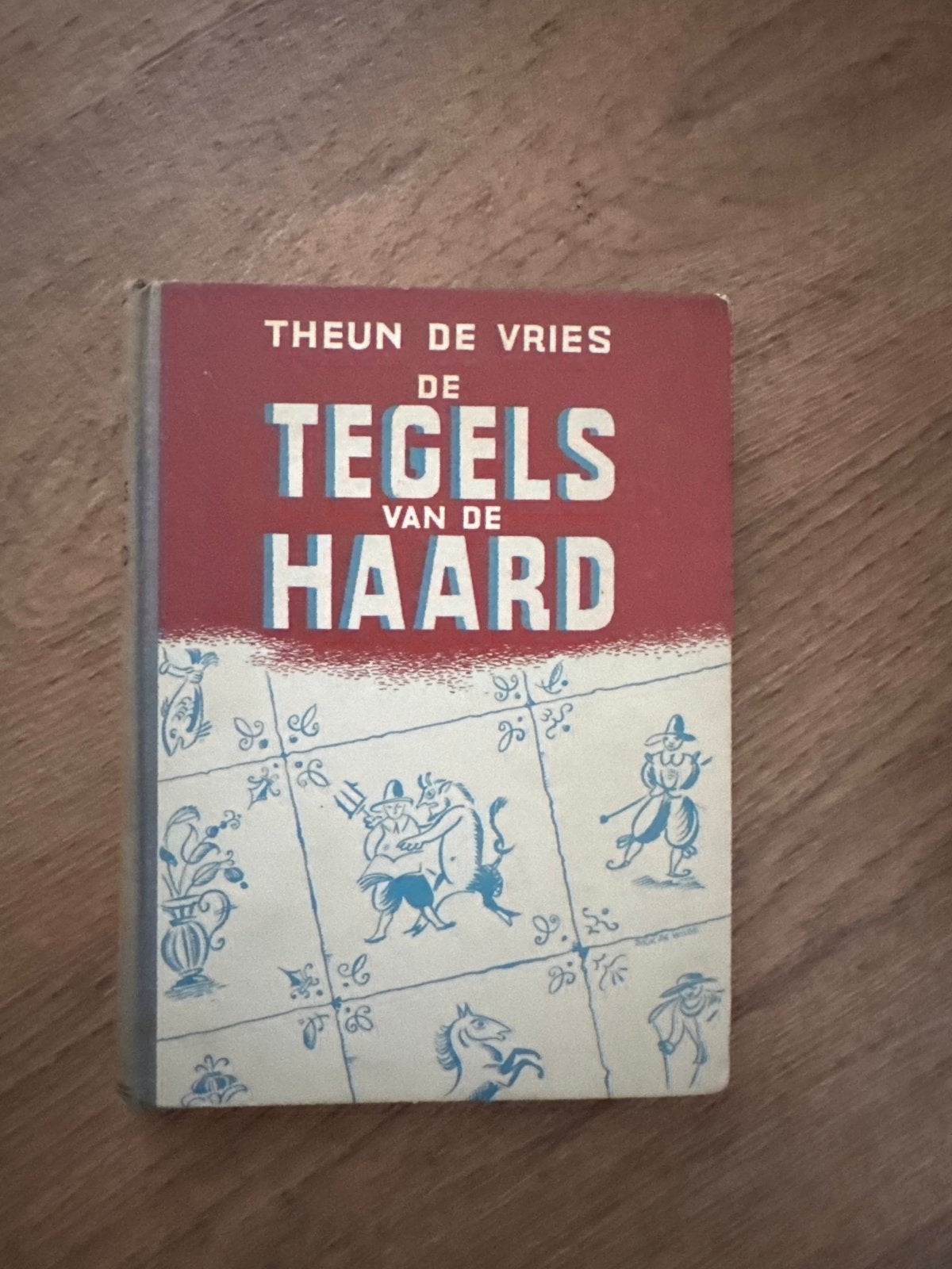 De Tegels van de Haard - Theun de Vries (Vintage Boek), Ophalen of Verzenden, Gelezen, Nederland