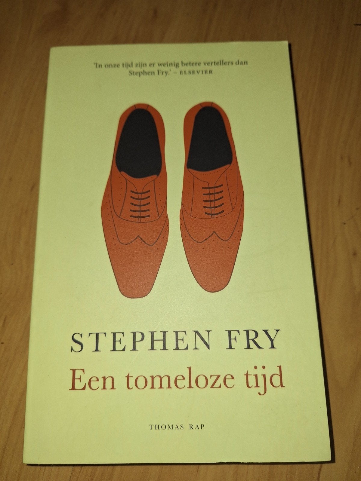 Stephen Fry - Een tomeloze tijd, Stephen Fry, Nieuw, Ophalen of Verzenden, Sport