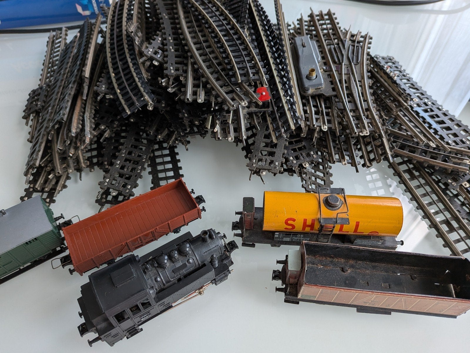 Partij Trix HO rails met locomotief en wagons, Gebruikt, Trix, Ophalen of Verzenden, Gelijkstroom