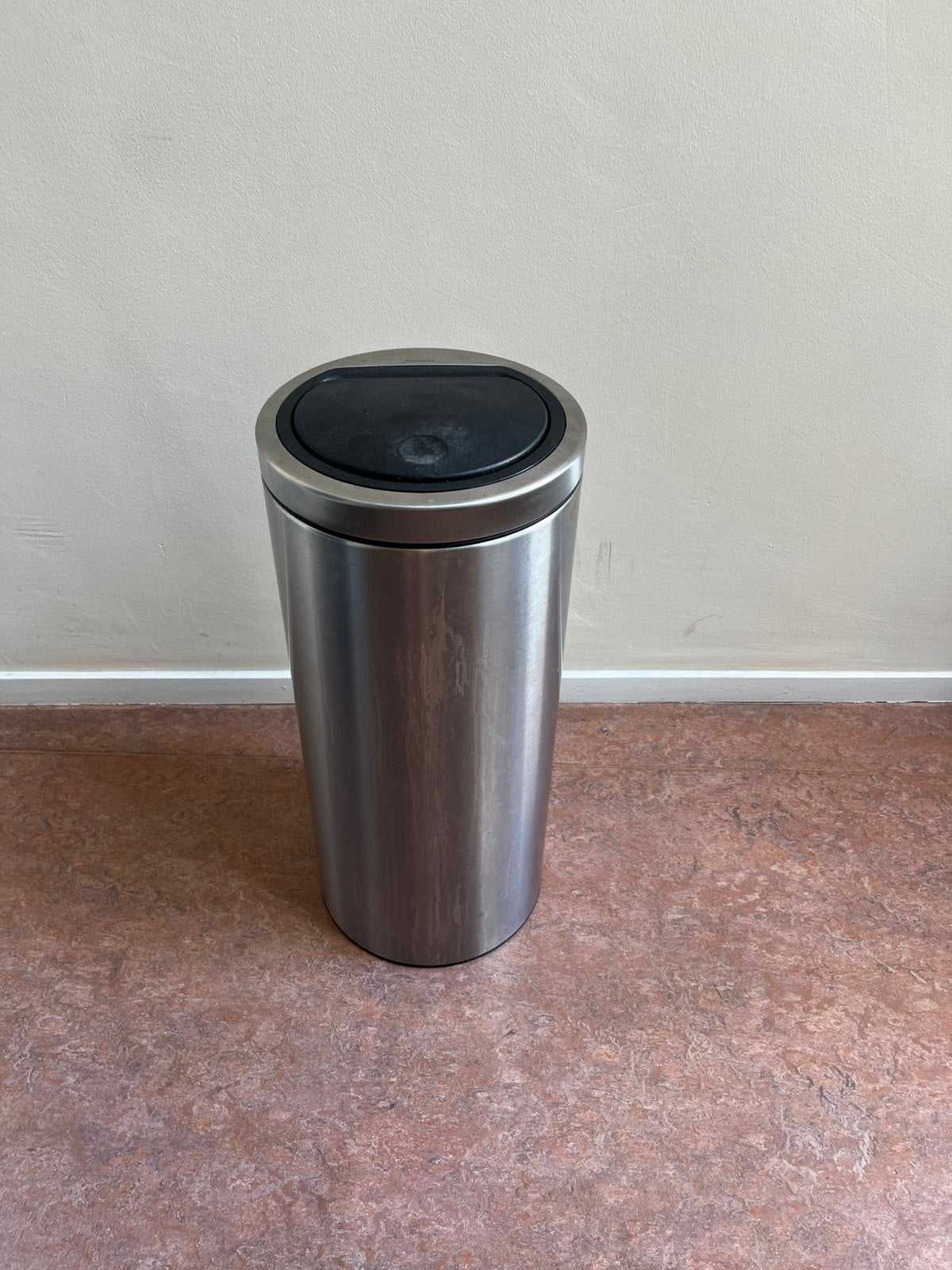 Brabantia touch bin 23-30L, Huis en Inrichting, Woonaccessoires | Prullenbakken, Gebruikt, Ophalen of Verzenden, 20 tot 30 liter