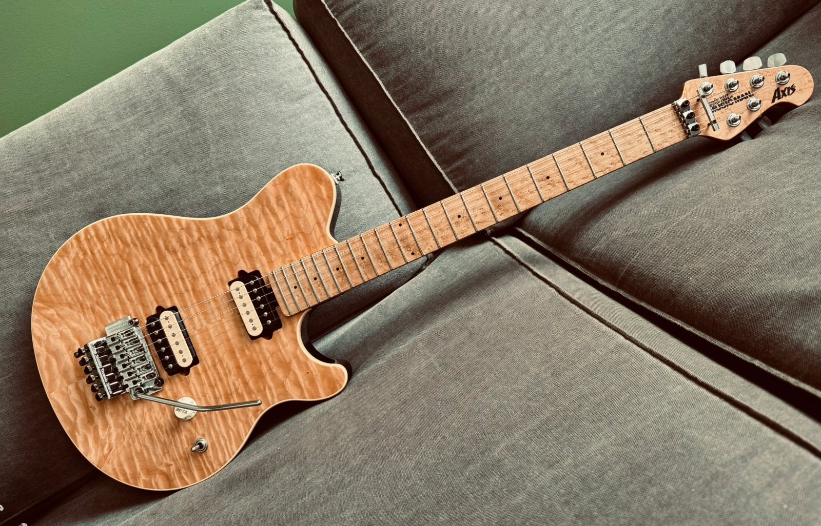 Music Man Axis – Natural Quilted Maple – 2008 - MINT!, Muziek en Instrumenten, Ophalen of Verzenden, Zo goed als nieuw, Solid body