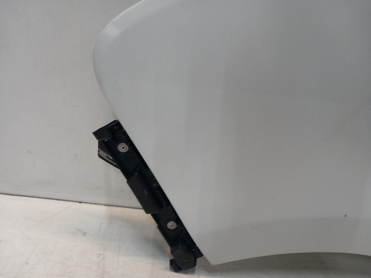 Spatbord links voor Opel Vivaro, Onderdelen@venauto.nl, Van der Ven Autorecycling B.V., Gebruikt, Ettenseweg 76, 4706 PB Roosendaal, The Netherlands