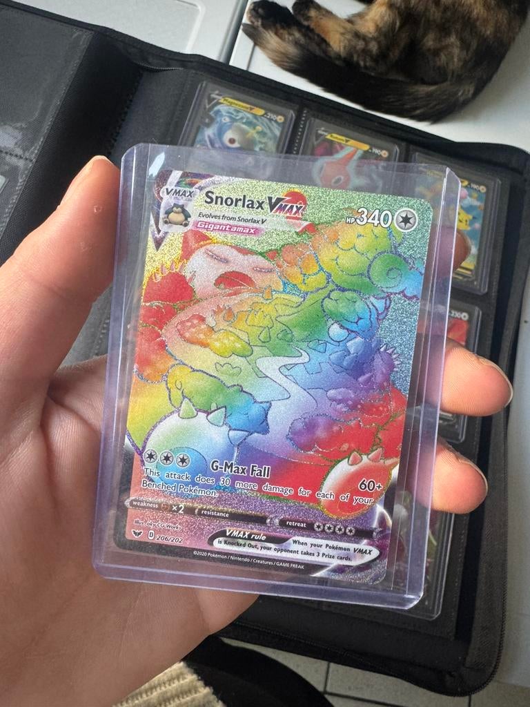 Snorlax vmax 206 rainbow, Hobby en Vrije tijd, Verzamelkaartspellen | Pokémon, Ophalen, Zo goed als nieuw