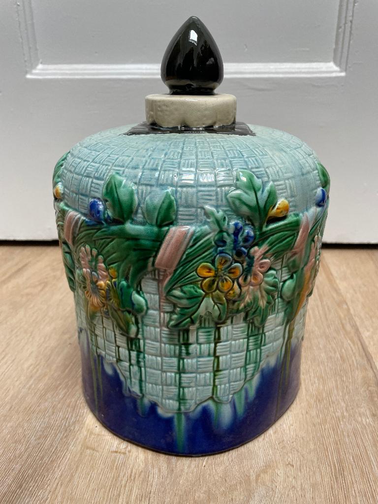 Grote Majolica kaasstolp, Ophalen