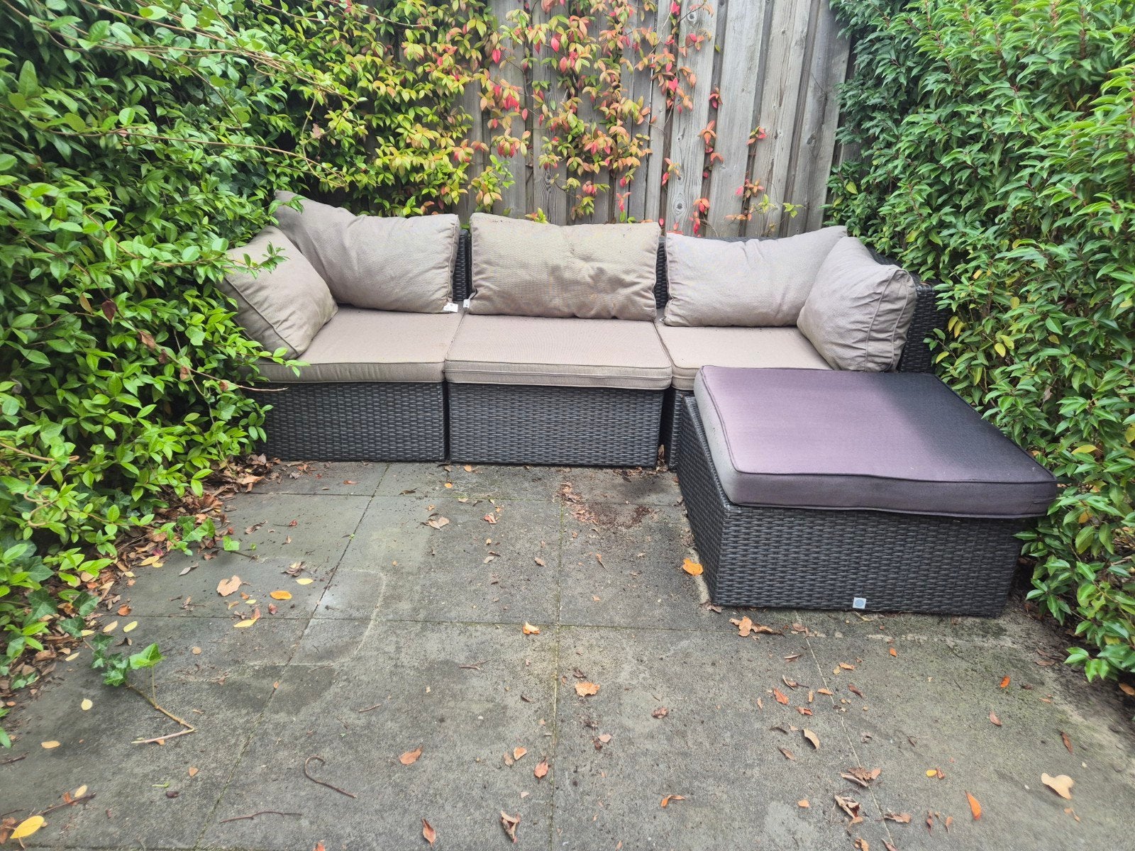 Loungeset van Le Sud - Zwart met beige kussens, Tuin en Terras, Ophalen, 4 zitplaatsen, Gebruikt, Bank