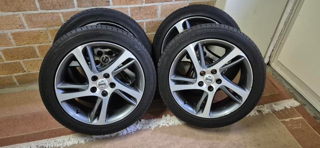 Zomerset 17" Volvo Ixion (velgen incl. zomerbanden), Auto-onderdelen, Banden en Velgen, Ophalen, Gebruikt, Banden en Velgen, 17 inch