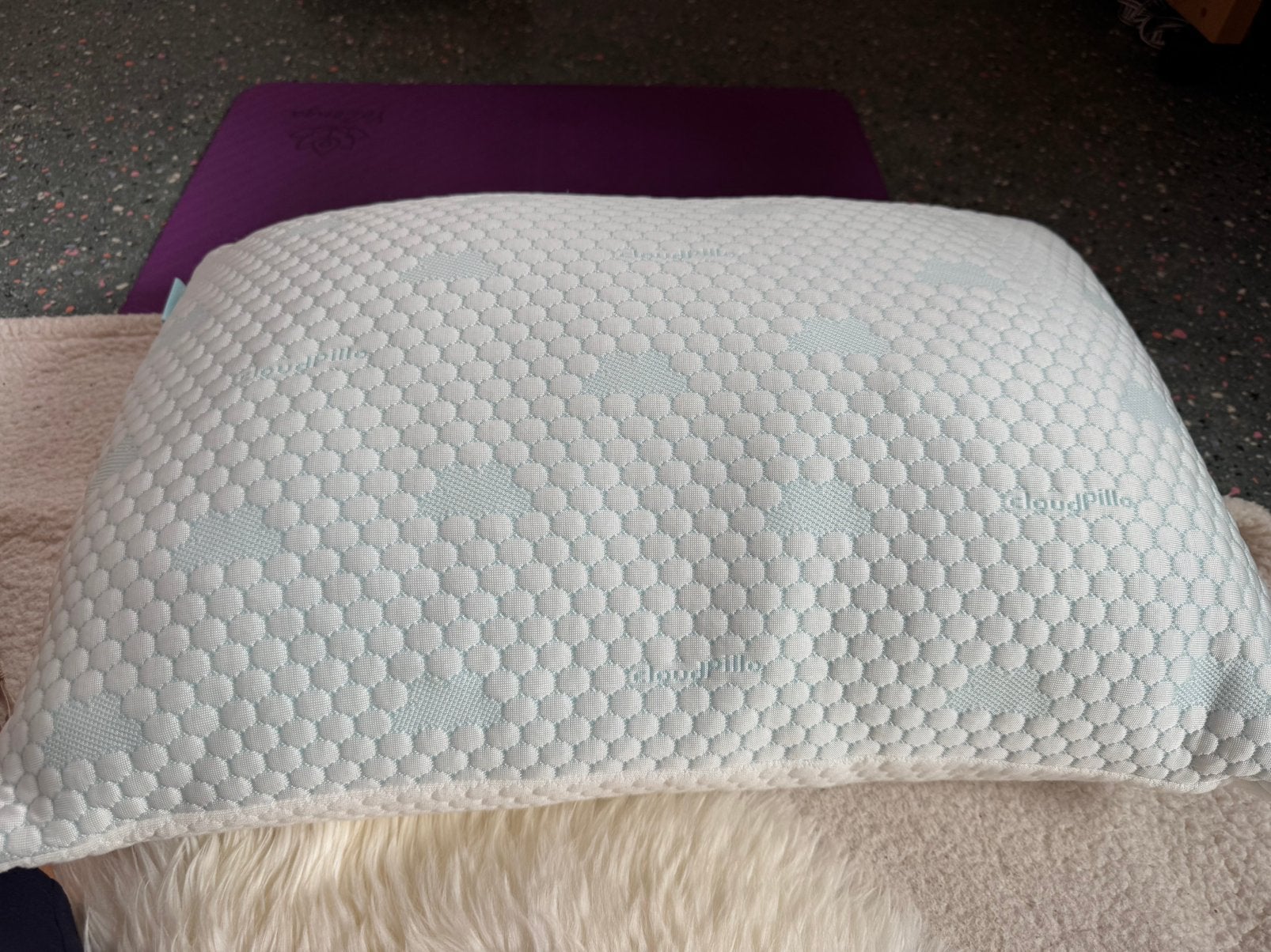 Cloud pillow original Hoofdkussen, Ophalen, Eenpersoons, Wit, Zo goed als nieuw