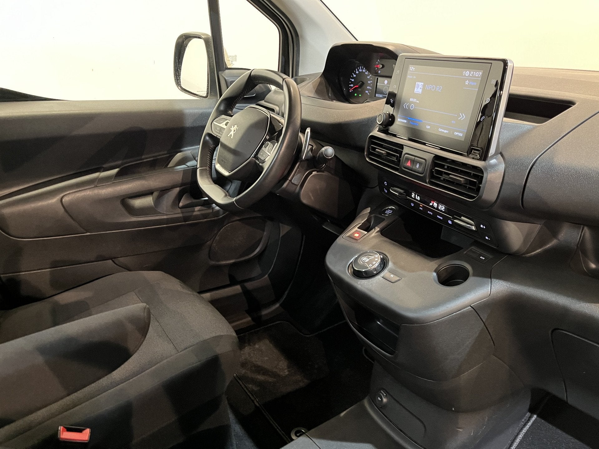 Peugeot Partner 1.5 BlueHDI 130 PK L2 Automaat Servicebus /, Stof, 4 cilinders, Met garantie (alle), Wit