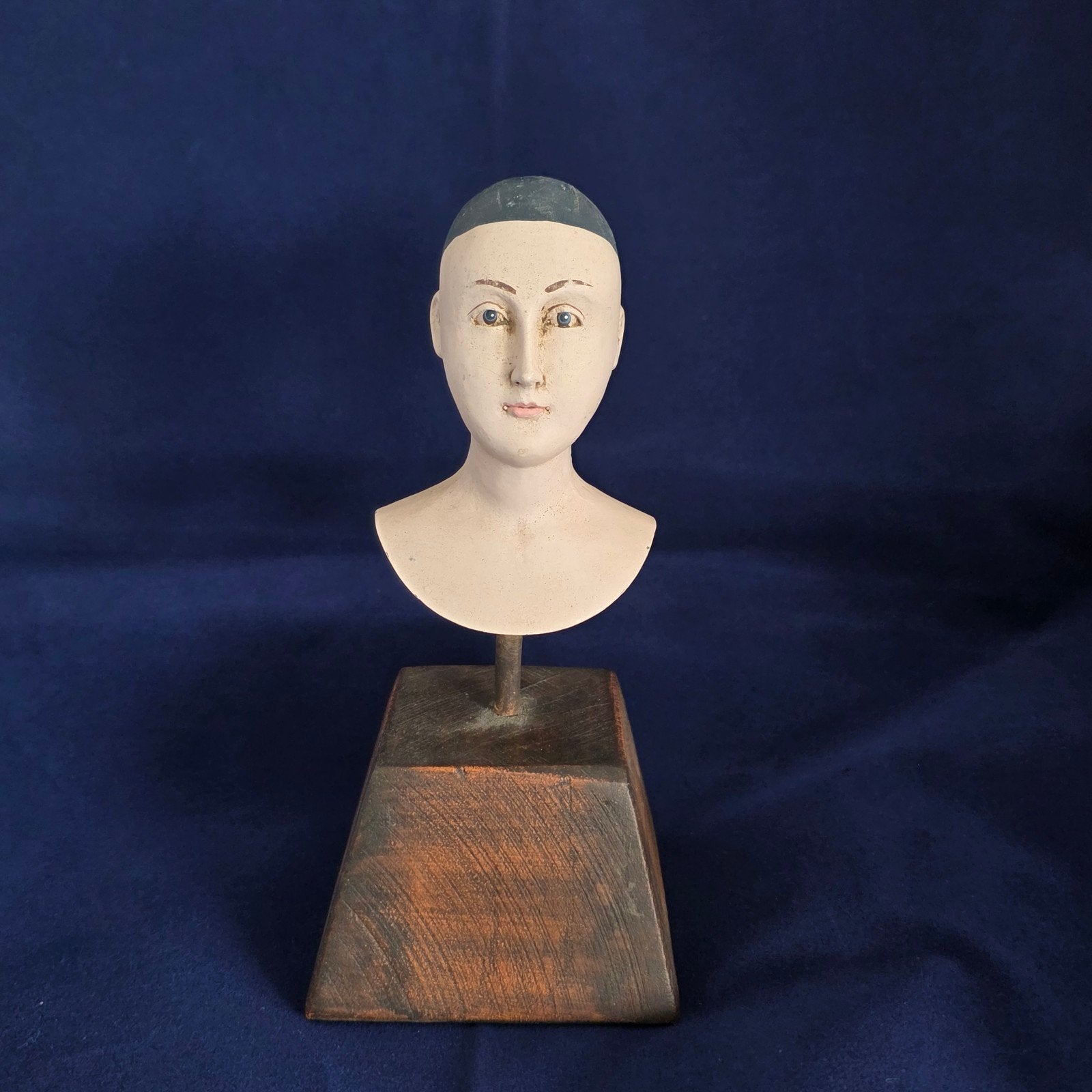 Filipijnse Houten Buste op Sokkel - Handgesneden Beeld, Minder dan 20 cm, Buste, Ophalen of Verzenden, Hout