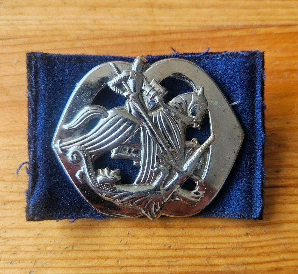 Baretembleem Huzaren van Boreel oogjes direct, Verzamelen, Ophalen of Verzenden, Landmacht, Nederland, Embleem of Badge