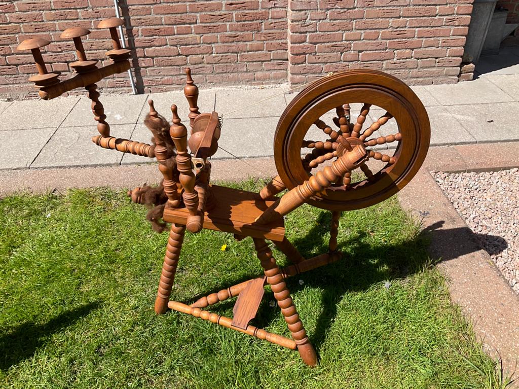 Spinnenwiel, Hobby en Vrije tijd, Spinnewielen en Spinnen, Ophalen, Zo goed als nieuw, Spinnewiel