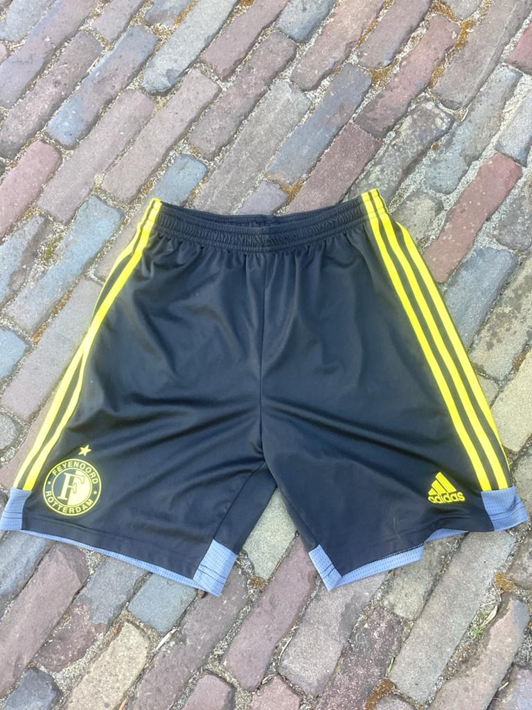 Feyenoord voetbalbroekje maat 176 - Adidas, Ophalen of Verzenden, Zo goed als nieuw, Jongen, Sport- of Zwemkleding