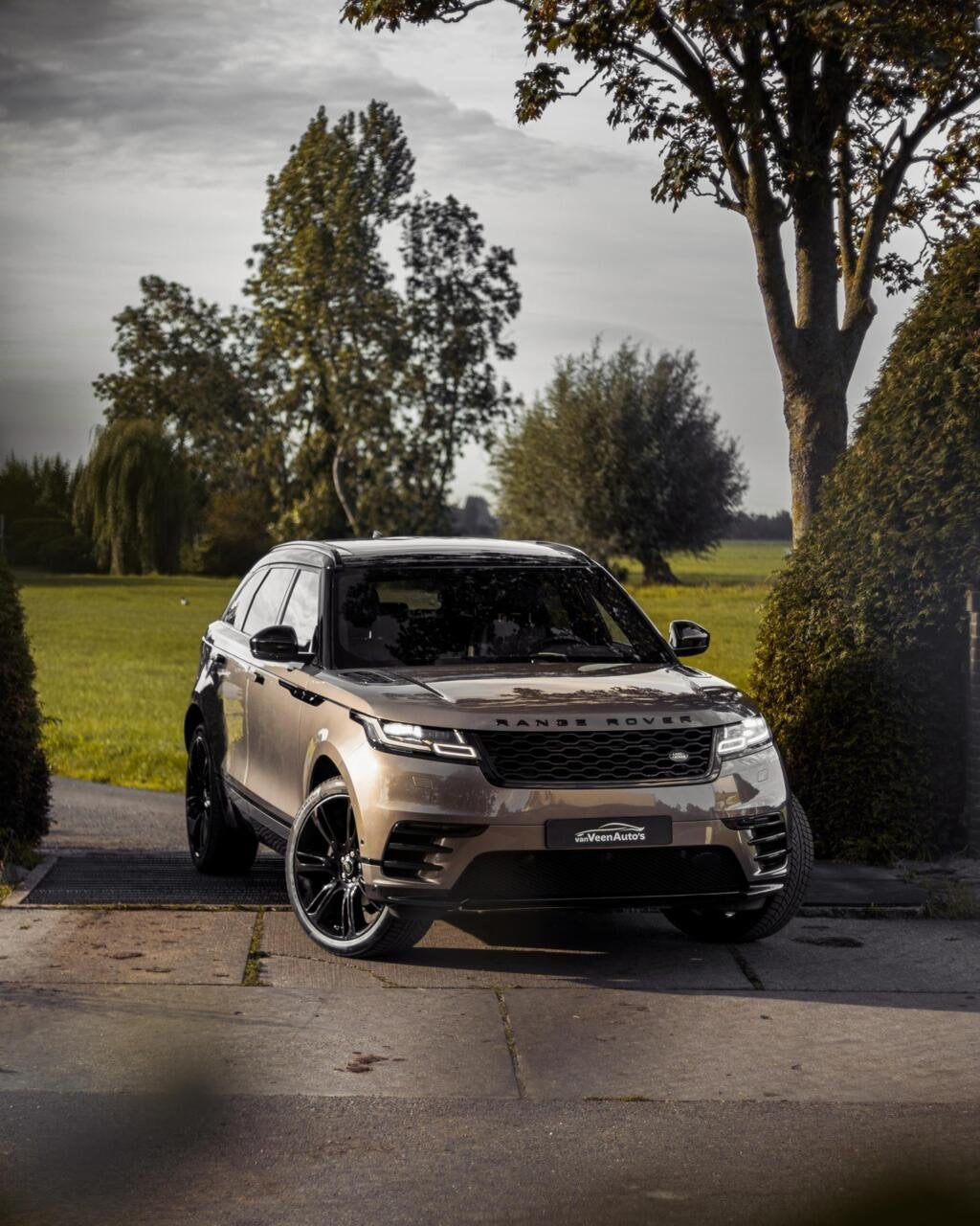 Range Rover Velar 2.0 P250 R-Dynamic HSE | 2 jaar garantie, Auto's, Gebruikt, 4 cilinders, Range Rover Velar, Leder