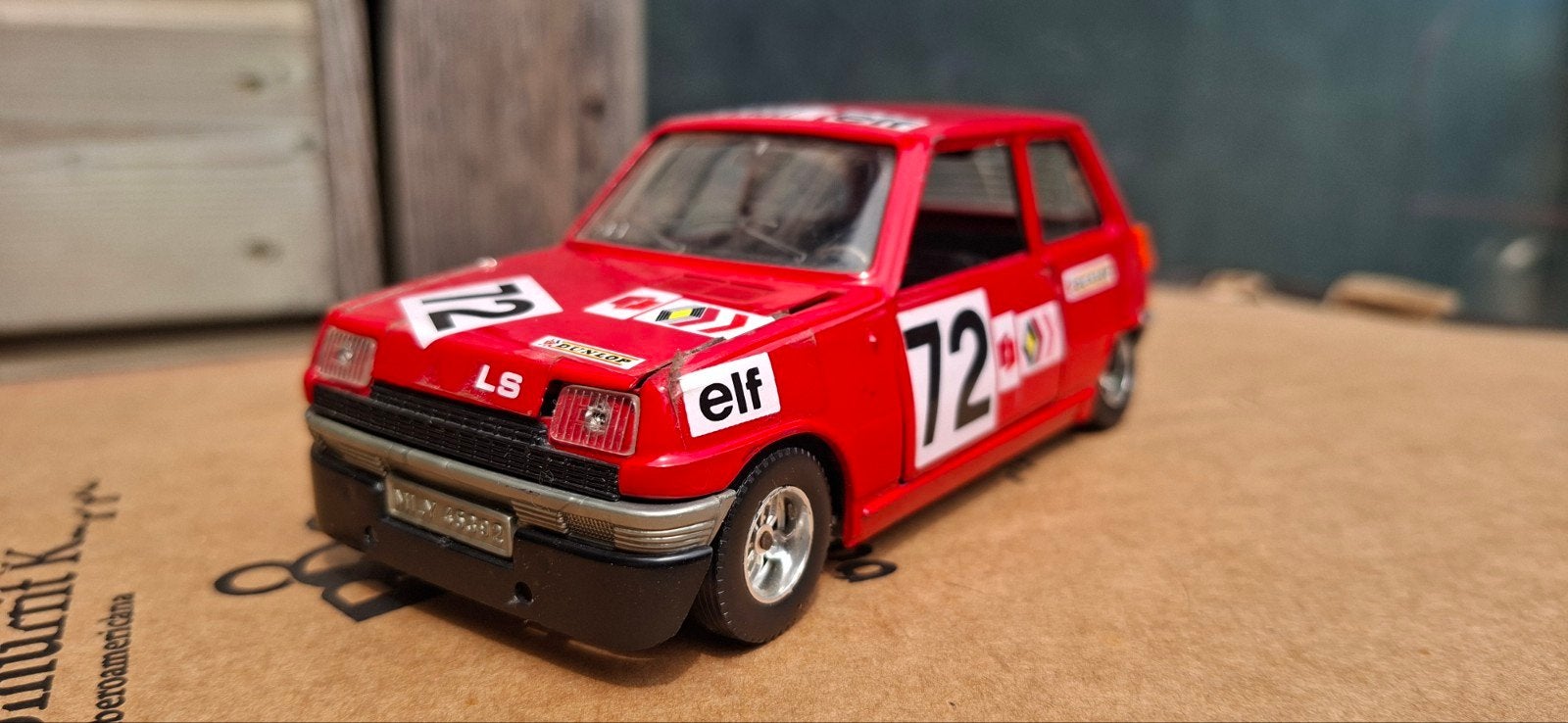 Bburago Renault R5 Rally  BIEDEN, Hobby en Vrije tijd, Modelauto's | 1:24, Ophalen of Verzenden