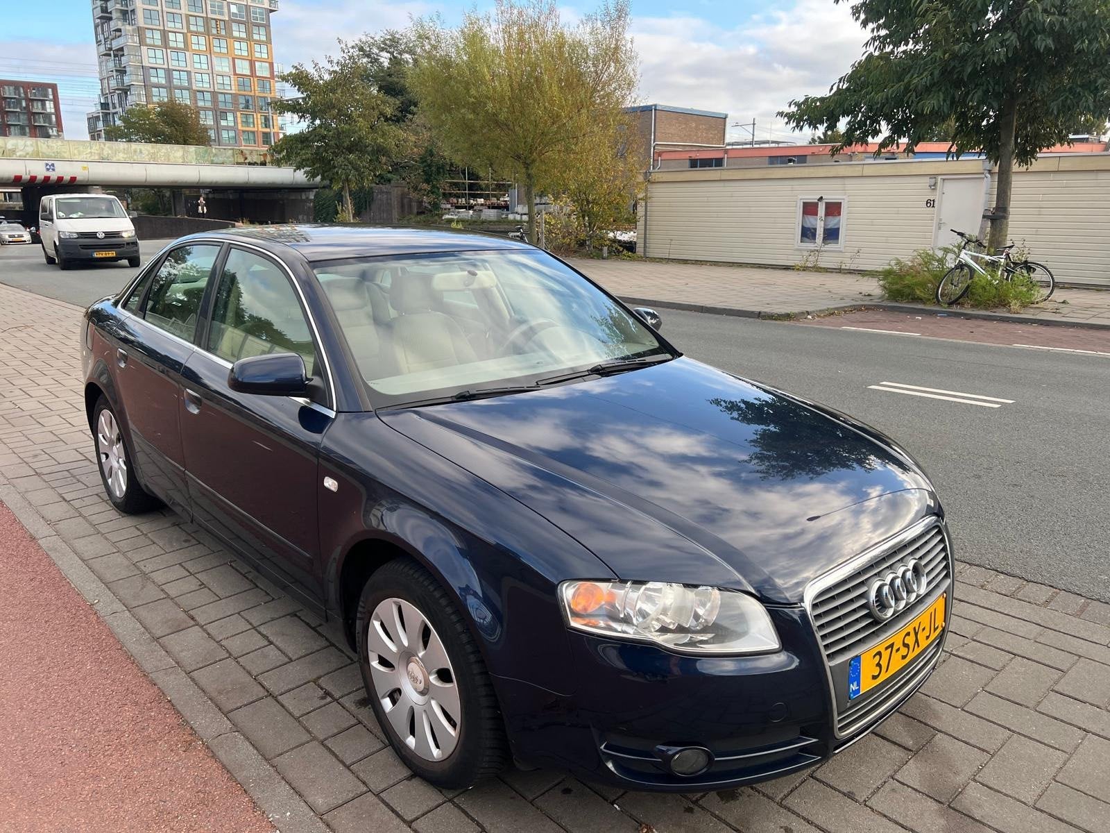 Audi A4 Limousine 2.0 Pro Line Business Automaat, Auto's, Gebruikt, Beige, 4 cilinders, 1984 cc