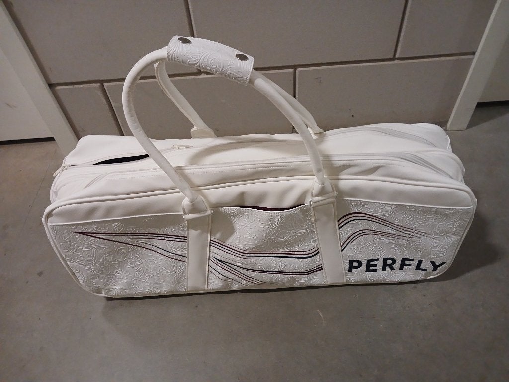 Witte Perfly sporttas, Sieraden, Tassen en Uiterlijk, Tassen | Sporttassen, Ophalen, Zo goed als nieuw, Dames
