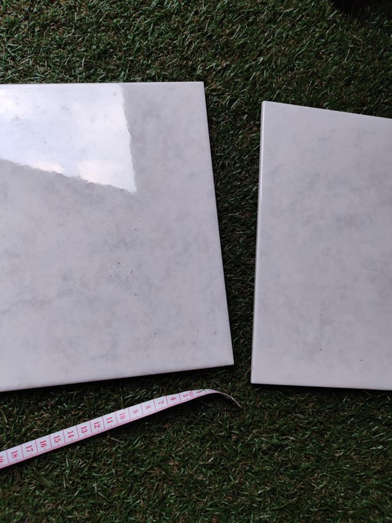 18 witte tegels 25x20 cm - Vloer- of wandtegels, Minder dan 5 m², Wandtegels, Keramiek, Minder dan 20 cm