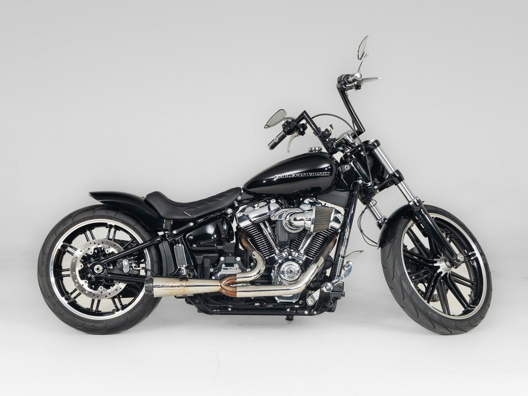 Harley-Davidson FXBR Breakout Softail Vivid Black (bj 2018), 1746 cc, Bedrijf, Overig, Laan van Vredenoord 33
2289 DA  Rijswijk ZH, NL