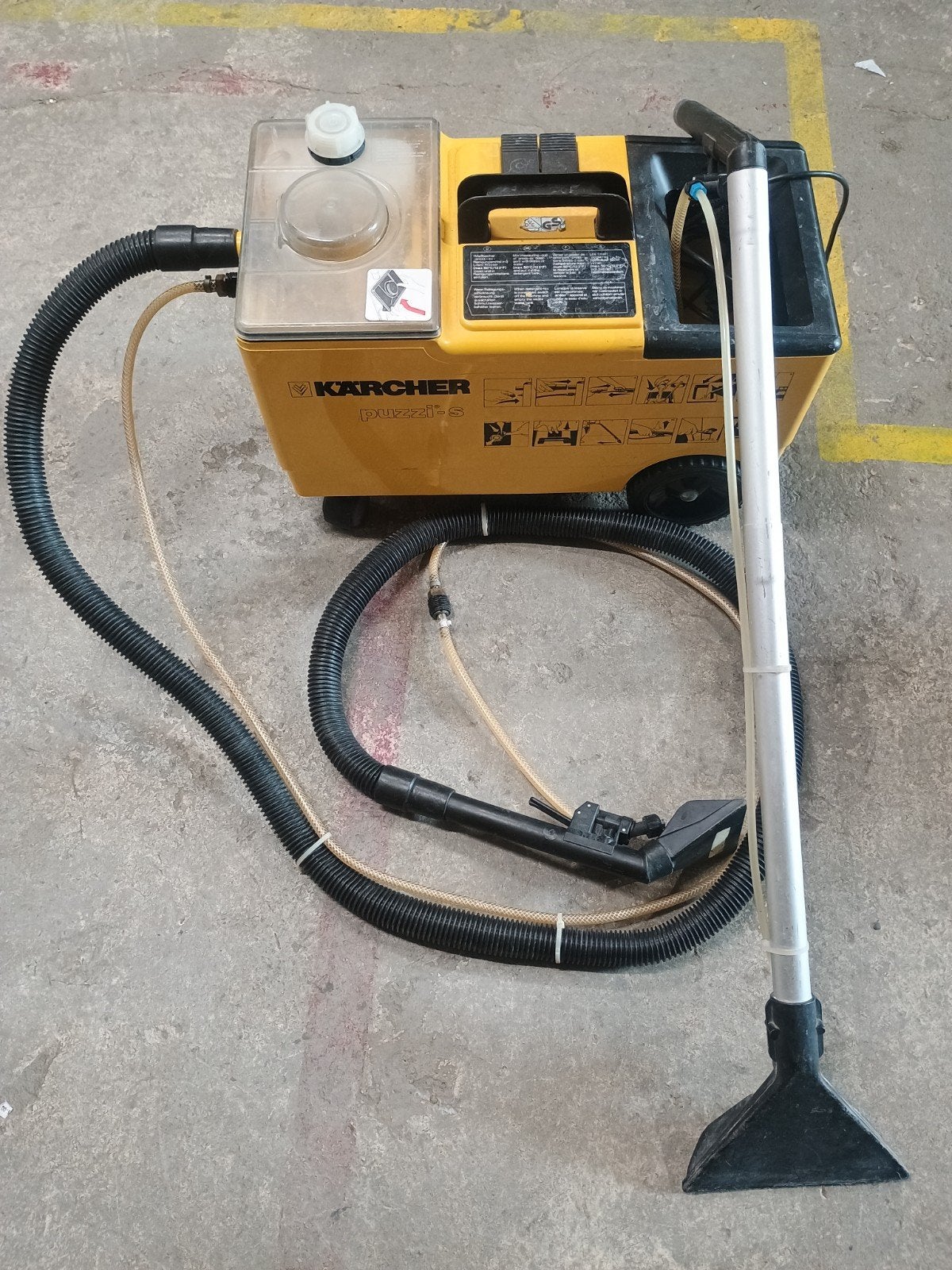 Kärcher Puzzi-S Professionele Tapijtreiniger/Dieptereiniger, Doe-het-zelf en Verbouw, Ophalen, Gebruikt, ., .
