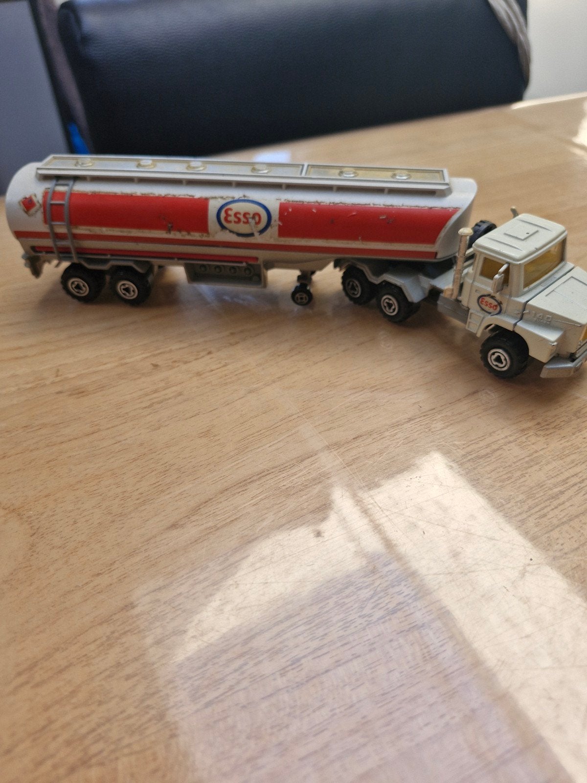 Vintage Majorette Scania 140 Super Torpedo Esso Tankwagen, Ophalen of Verzenden, Gebruikt, Bus of Vrachtwagen