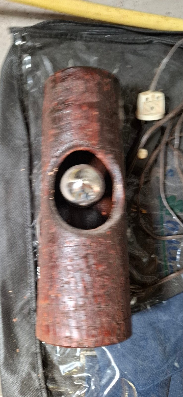 brutalist boomschors lamp, Ophalen