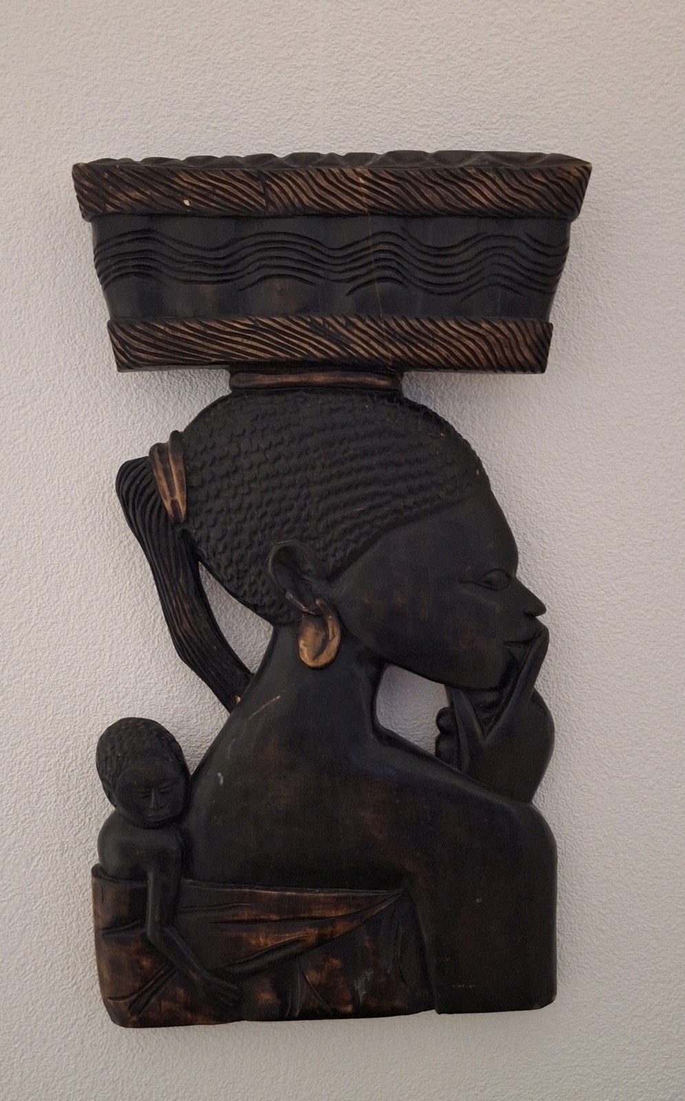 Houten sculptuur Afrikaanse vrouw met kinderen en mand, Houtsnijwerk, Handgemaakt, Hout, Bruin