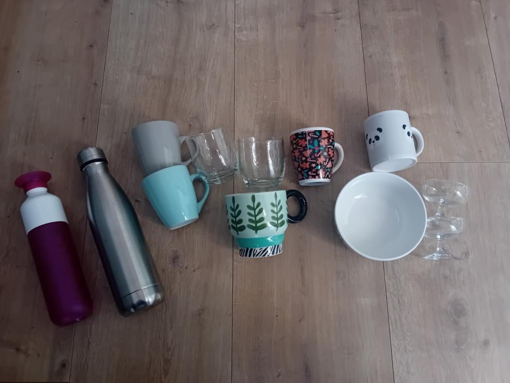 Pakketje met pannen, vaas, wasrek, mokken en meer= €5,-, Ophalen, Gebruikt
