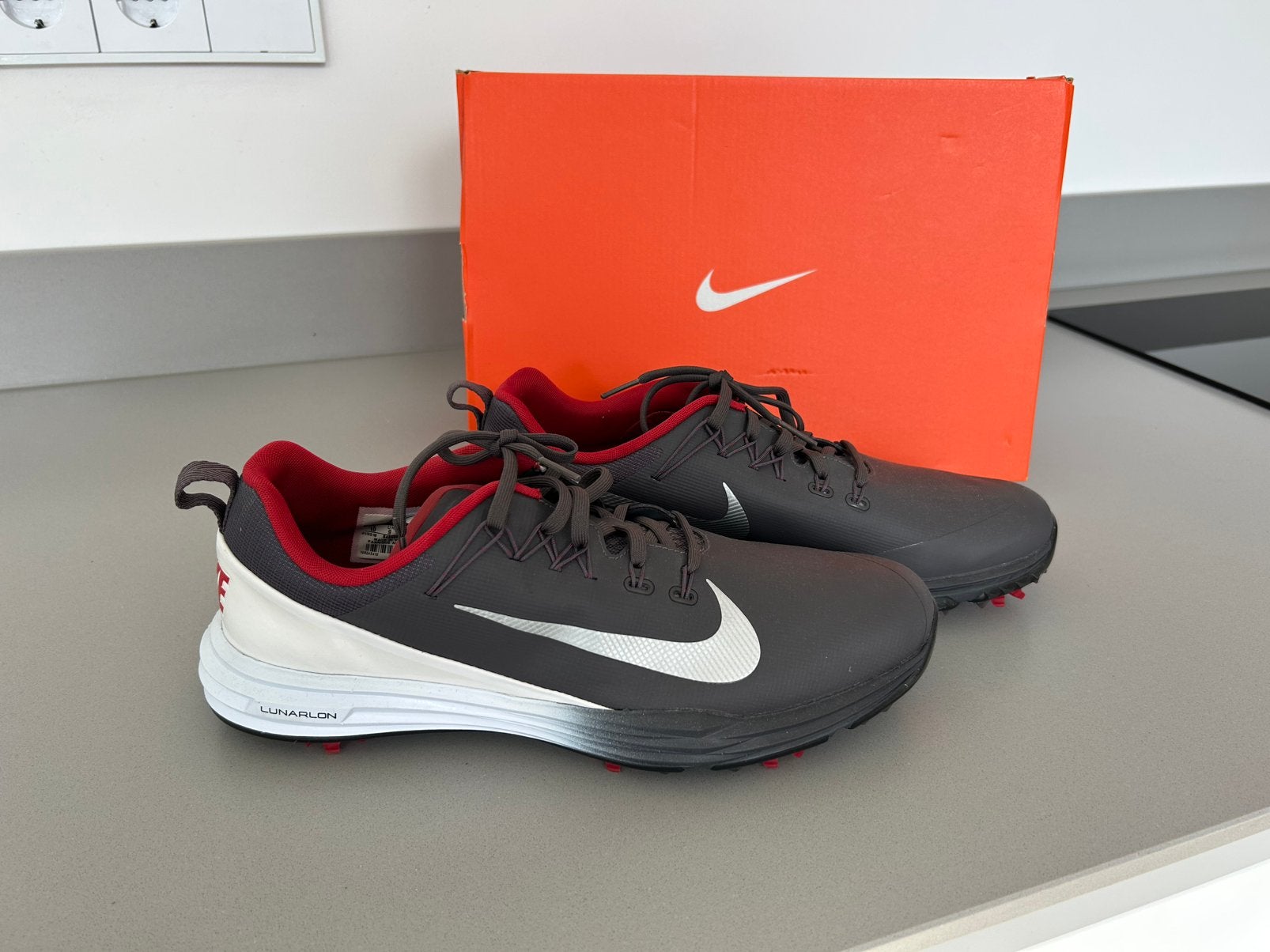 -Nieuw- Nike golfschoenen mt 44, Sport en Fitness, Golf, Ophalen of Verzenden, Nieuw, Schoenen